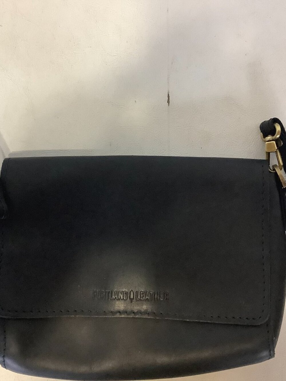 Portland Leather Goods Metro Mini Crossbody Bag Purse Black 8" x 6" - Picture 2 of 7